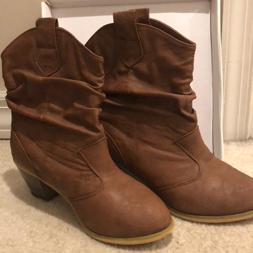 Heeled booties